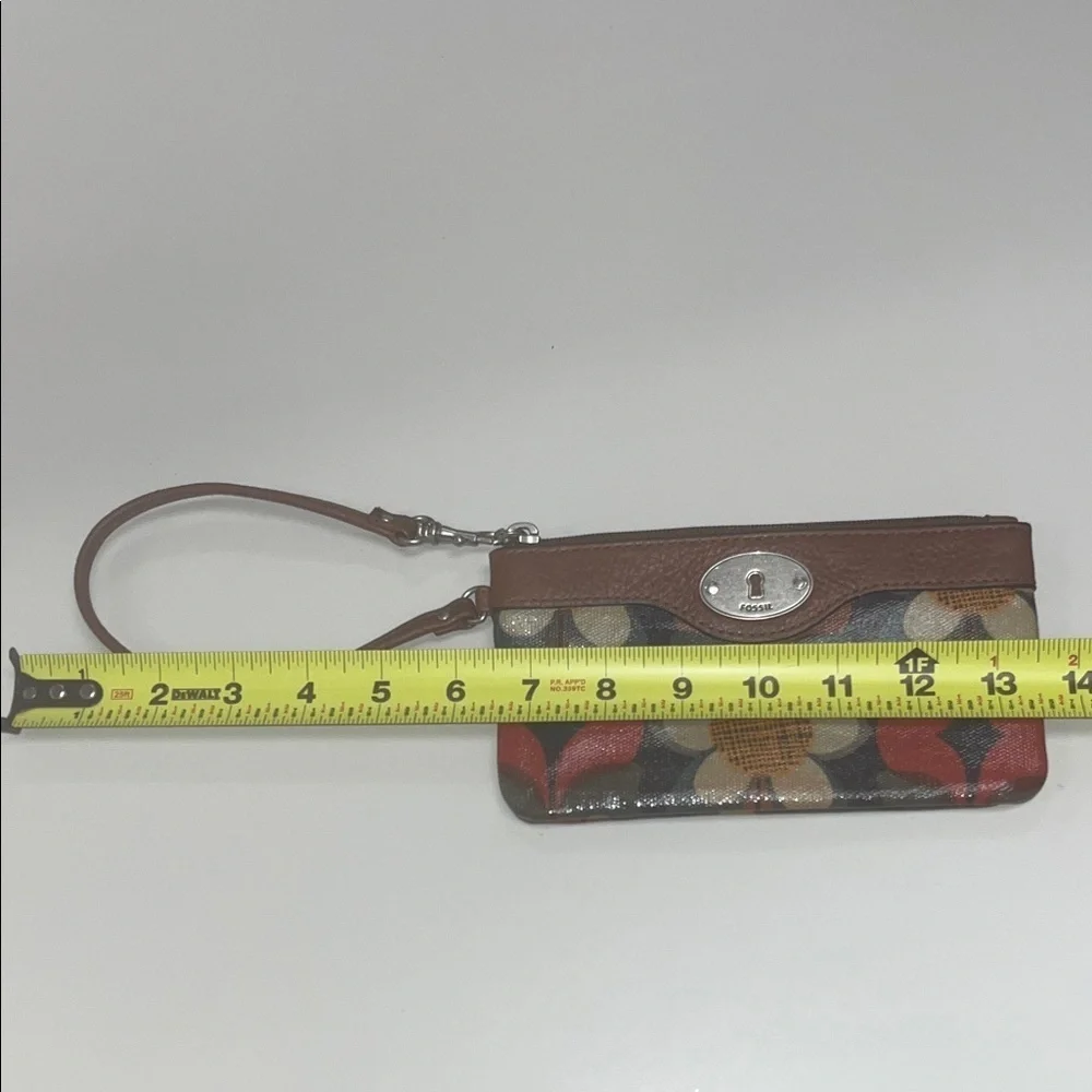 Fossil Floral Pattern Wristlet - Brown and Red